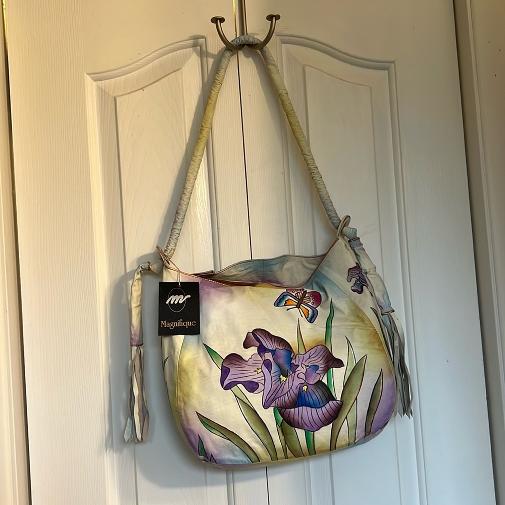 Magnifique NWT Hobo Bag Flower/Butterfly #1608